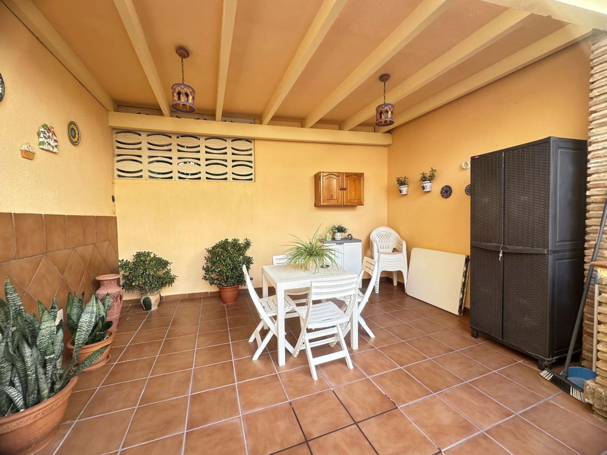 House - Detached Villa в продаже в Rincón de la Victoria, Málaga. В доме 4 спален и 3 ванных комнат. Площадь дома 187 м². Площадь участка 400 м²