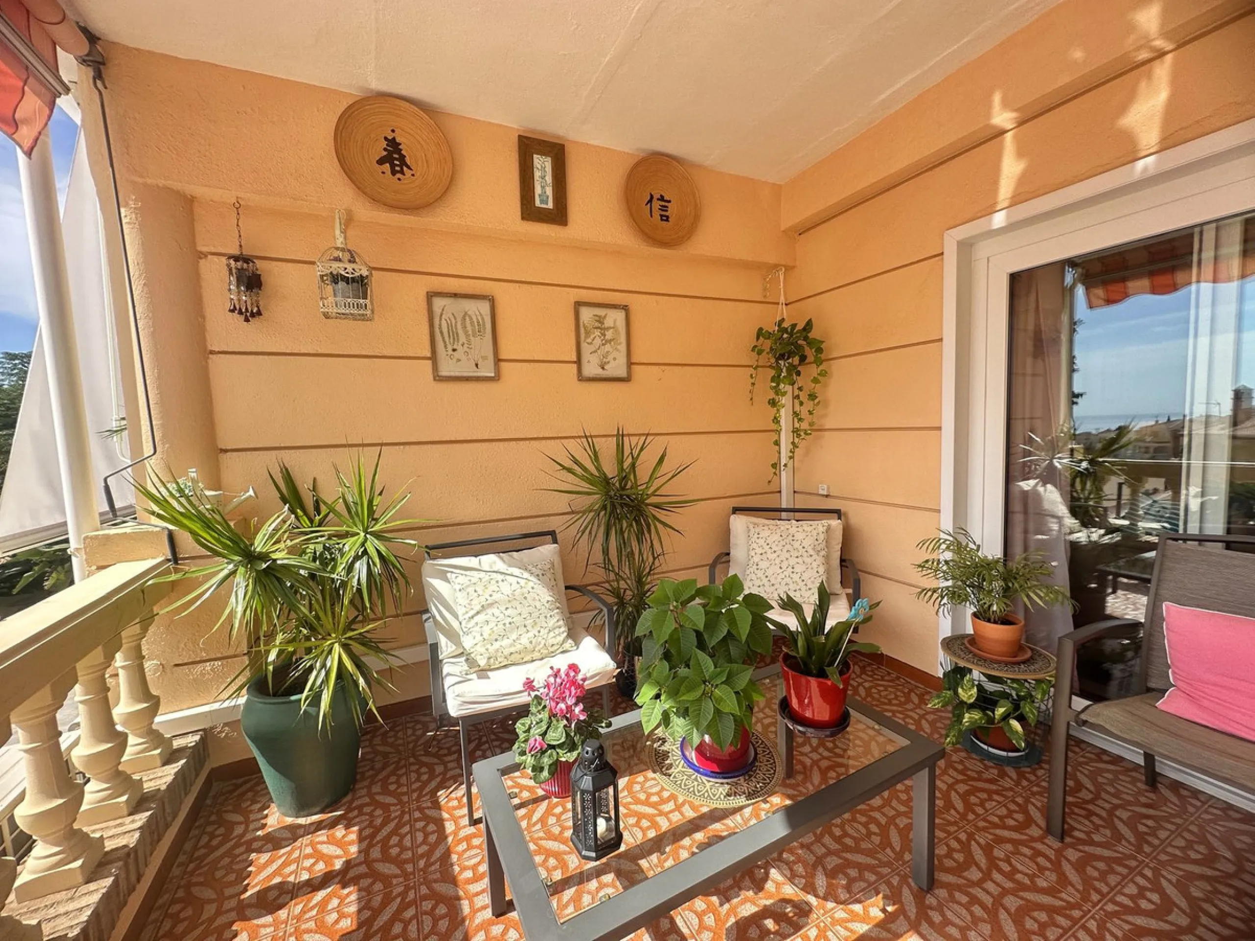 House - Detached Villa в продаже в Rincón de la Victoria, Málaga. В доме 4 спален и 3 ванных комнат. Площадь дома 187 м². Площадь участка 400 м²