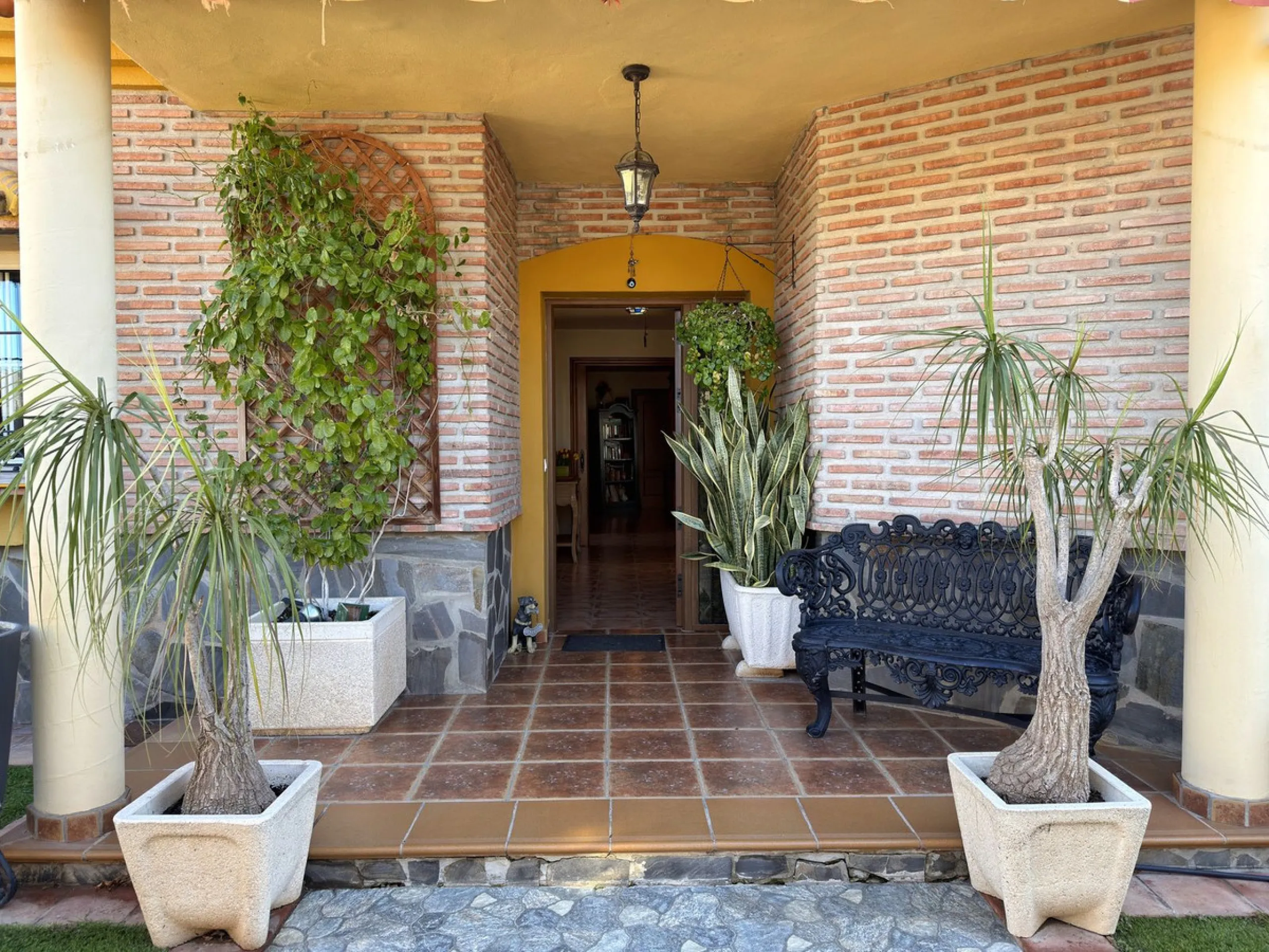 House - Detached Villa в продаже в Rincón de la Victoria, Málaga. В доме 4 спален и 3 ванных комнат. Площадь дома 354 м². Площадь участка 811 м²