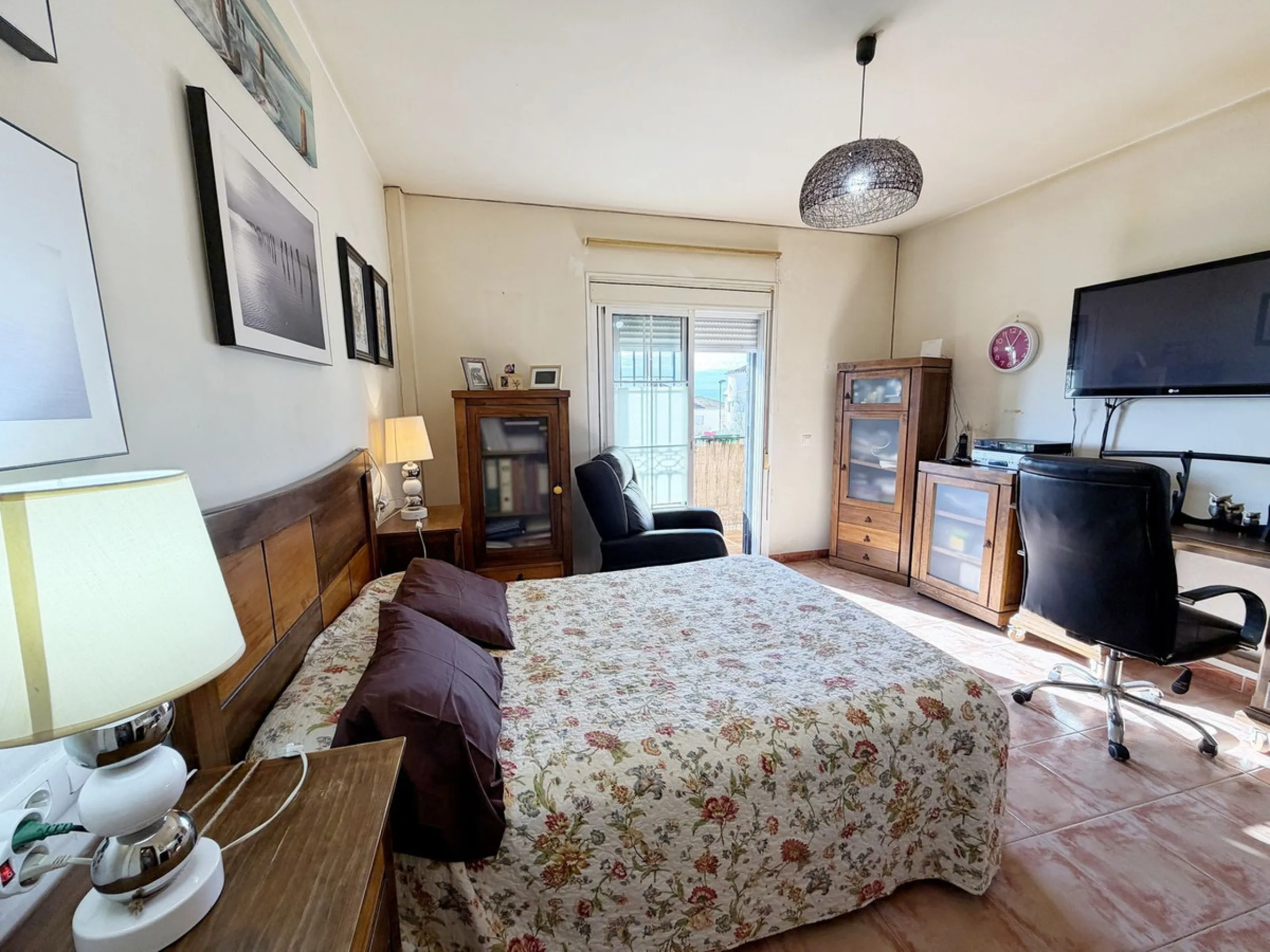 House - Detached Villa в продаже в Rincón de la Victoria, Málaga. В доме 4 спален и 3 ванных комнат. Площадь дома 354 м². Площадь участка 811 м²
