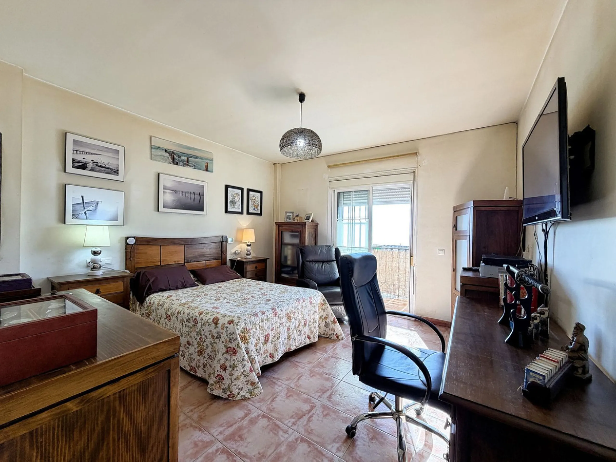 House - Detached Villa в продаже в Rincón de la Victoria, Málaga. В доме 4 спален и 3 ванных комнат. Площадь дома 354 м². Площадь участка 811 м²