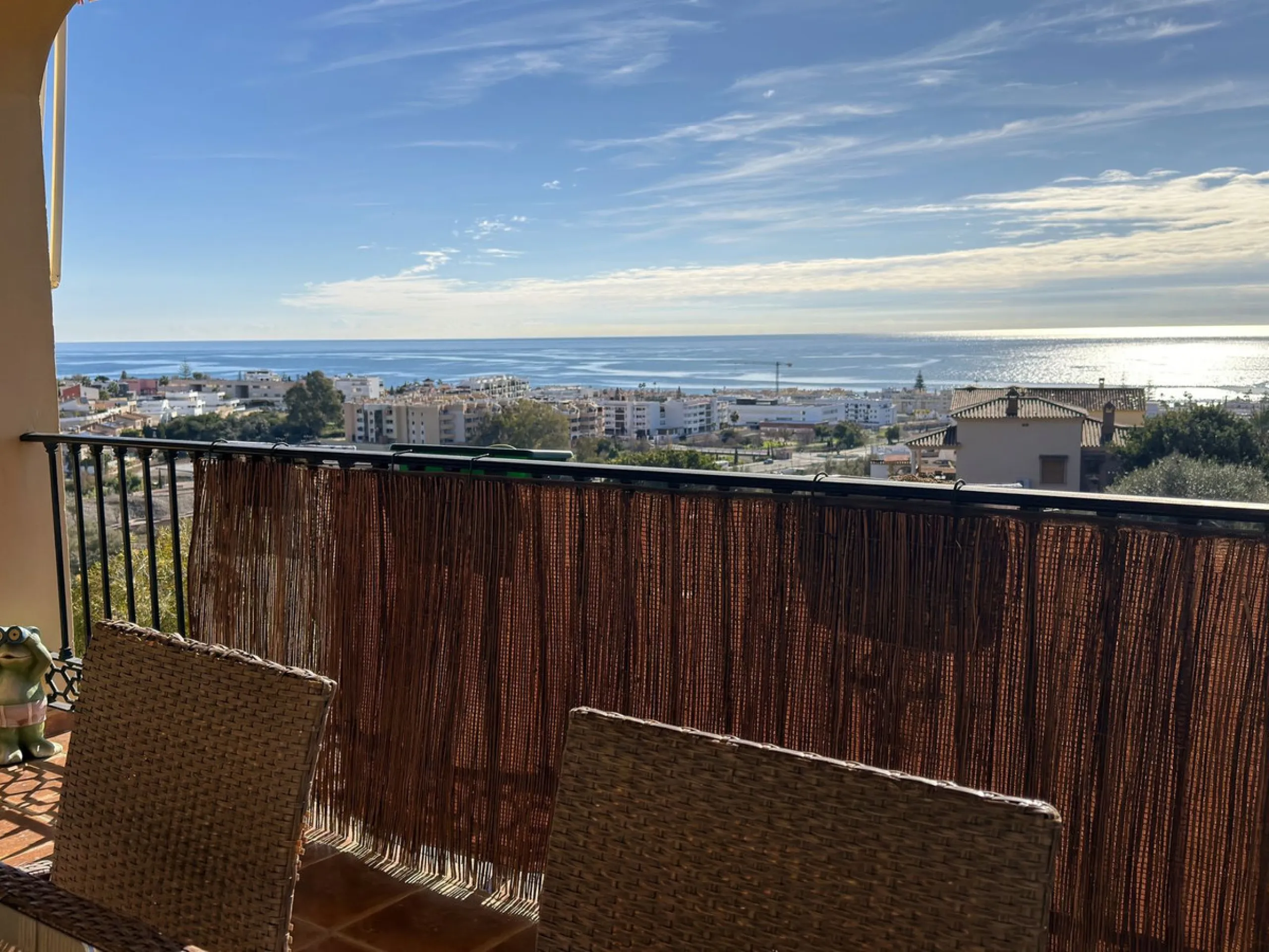 House - Detached Villa в продаже в Rincón de la Victoria, Málaga. В доме 4 спален и 3 ванных комнат. Площадь дома 354 м². Площадь участка 811 м²