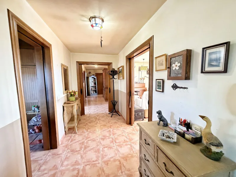 House - Detached Villa в продаже в Rincón de la Victoria, Málaga. В доме 4 спален и 3 ванных комнат. Площадь дома 354 м². Площадь участка 811 м²