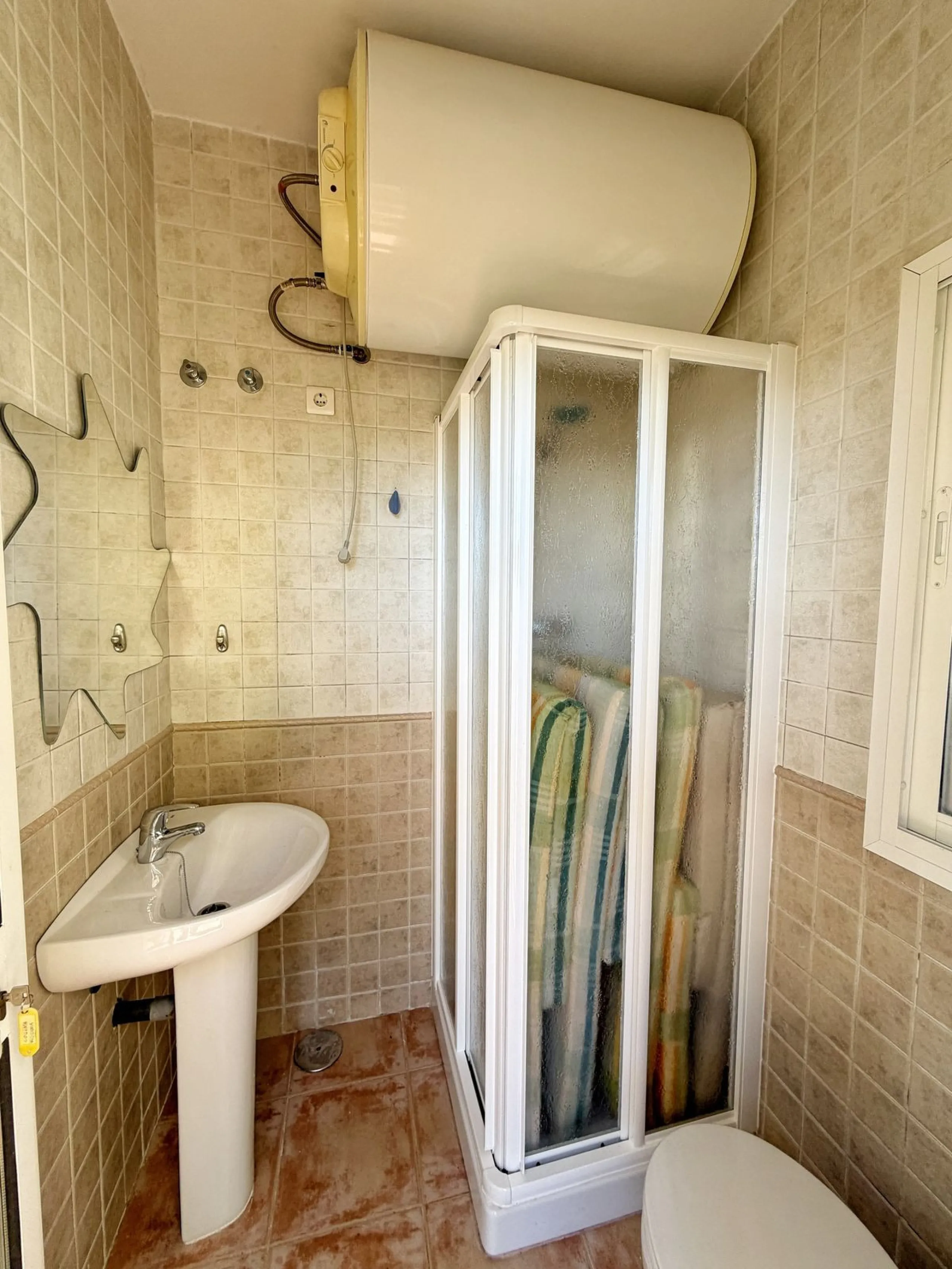 House - Detached Villa в продаже в Rincón de la Victoria, Málaga. В доме 4 спален и 3 ванных комнат. Площадь дома 354 м². Площадь участка 811 м²