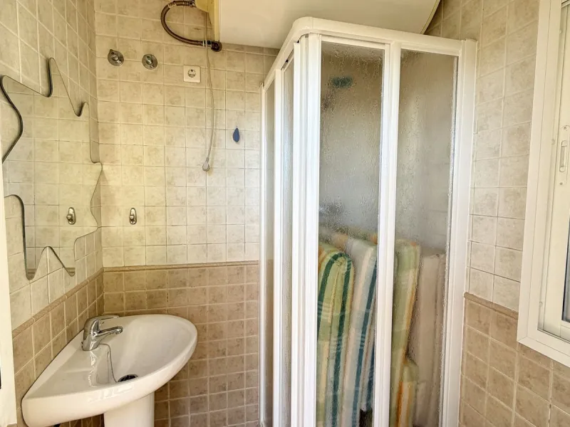 House - Detached Villa в продаже в Rincón de la Victoria, Málaga. В доме 4 спален и 3 ванных комнат. Площадь дома 354 м². Площадь участка 811 м²