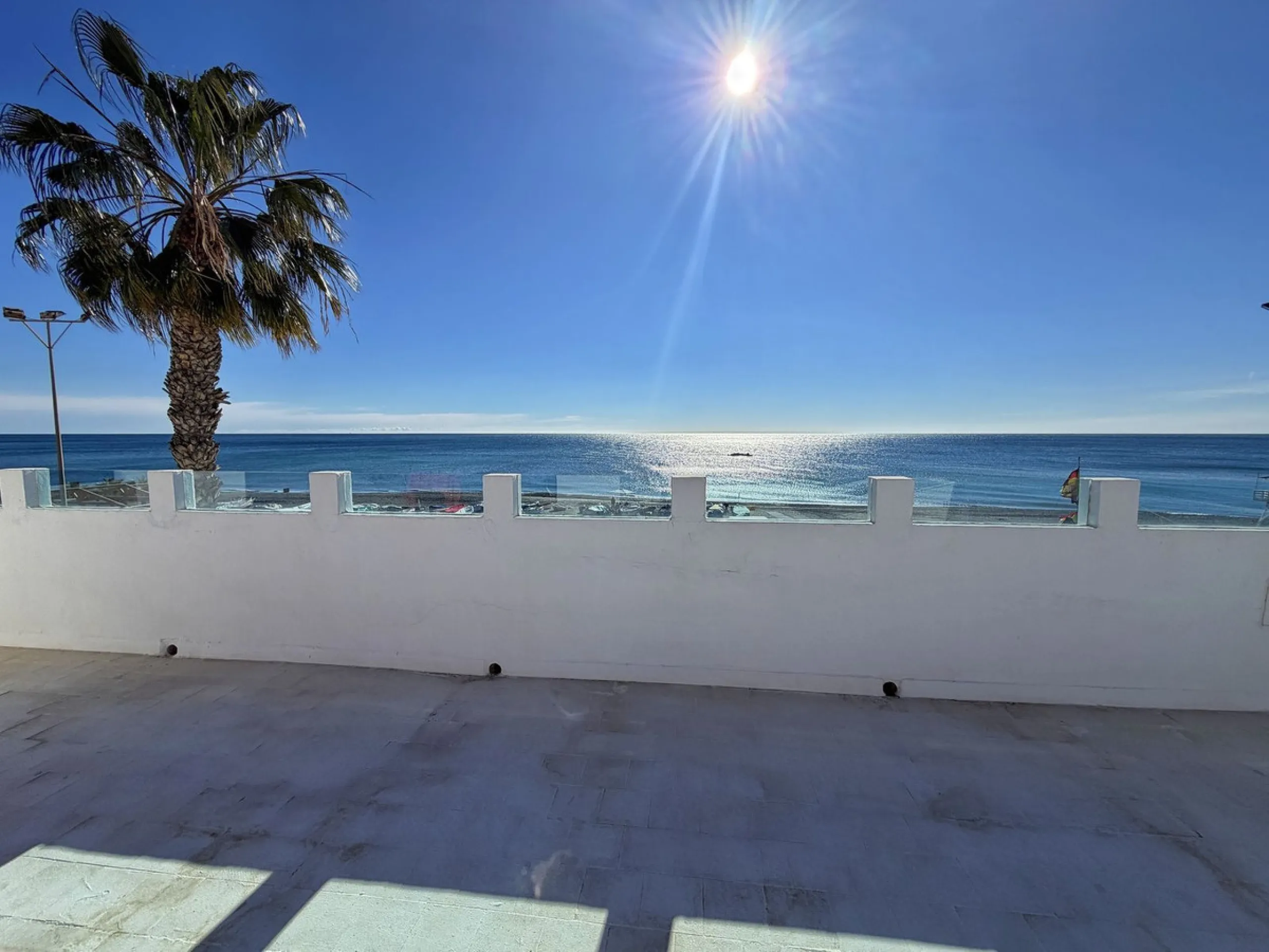 Apartment - Penthouse в продаже в Rincón de la Victoria, Málaga. В доме 3 спален и 2 ванных комнат. Площадь дома 205 м²