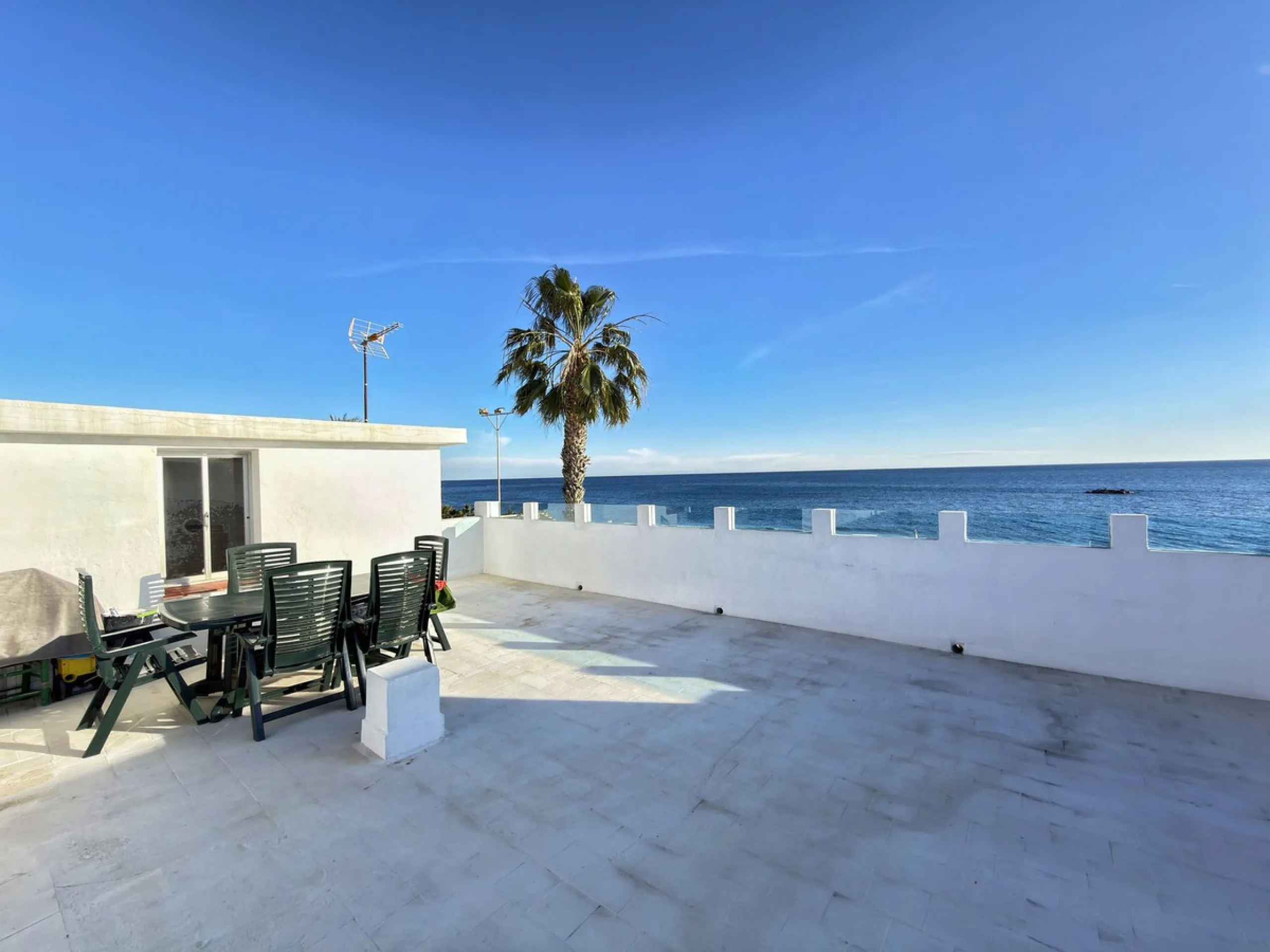 Apartment - Penthouse в продаже в Rincón de la Victoria, Málaga. В доме 3 спален и 2 ванных комнат. Площадь дома 205 м²