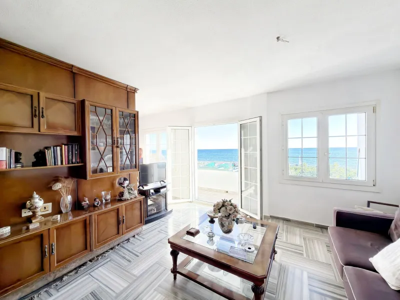Apartment - Penthouse в продаже в Rincón de la Victoria, Málaga. В доме 3 спален и 2 ванных комнат. Площадь дома 205 м²