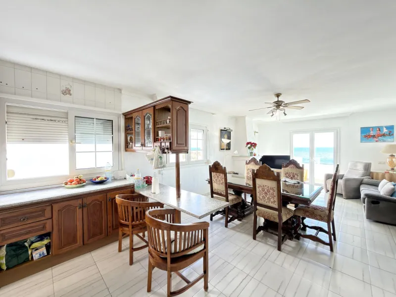 Apartment - Penthouse в продаже в Rincón de la Victoria, Málaga. В доме 3 спален и 2 ванных комнат. Площадь дома 205 м²