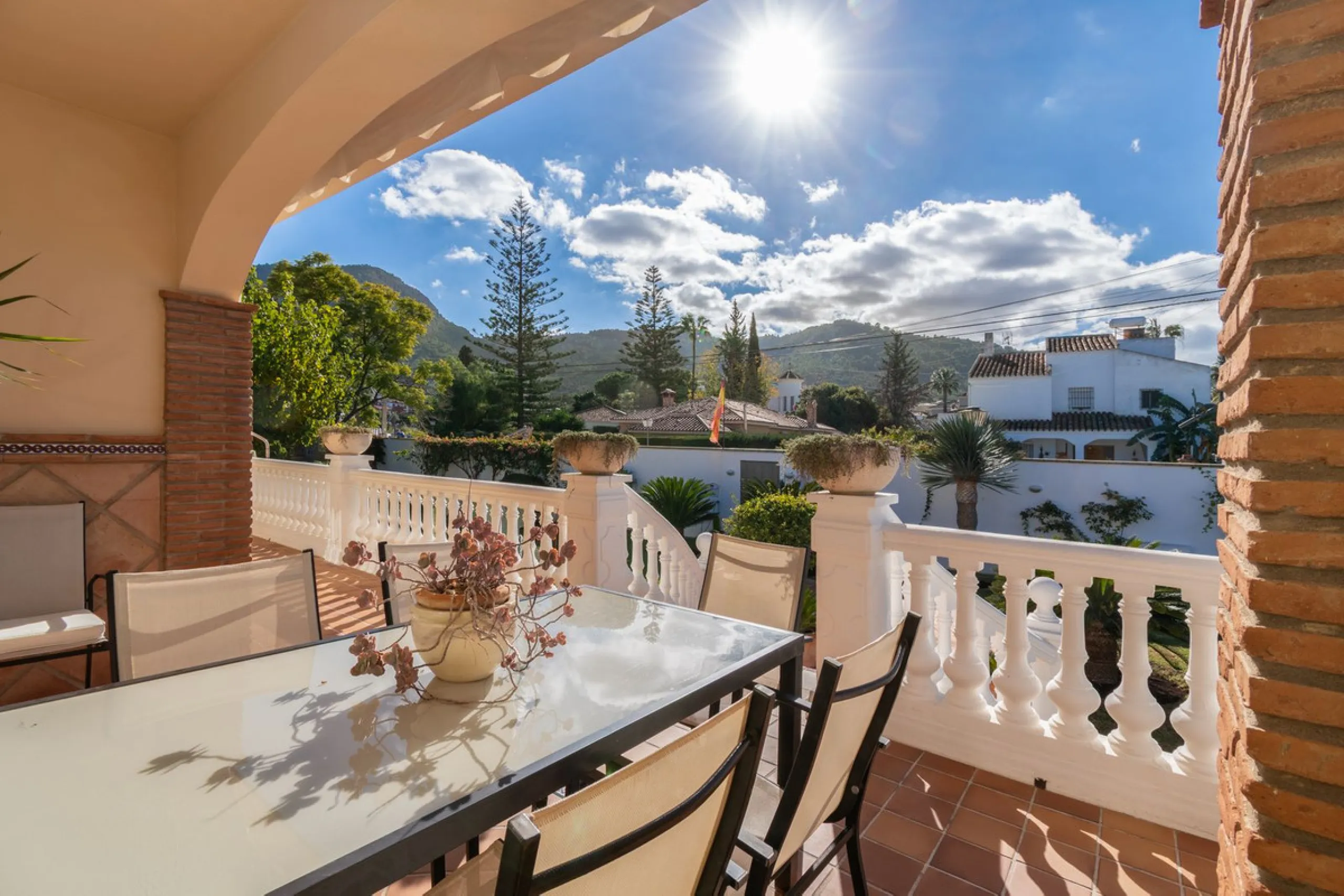 Unique property with spectacular garden, swimming pool, separate flat and studio in the Los Manantiales residential development