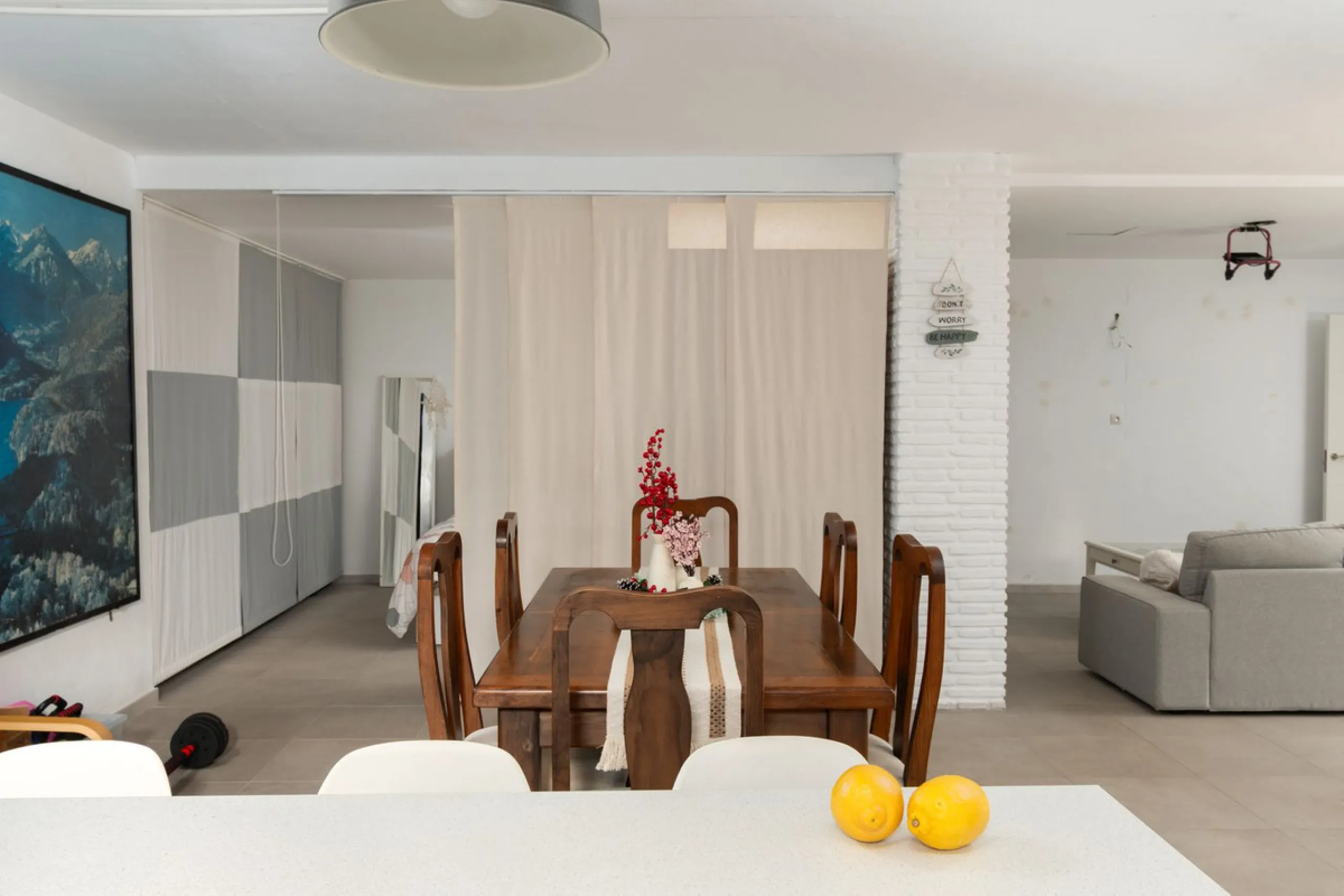 Unique property with spectacular garden, swimming pool, separate flat and studio in the Los Manantiales residential development
