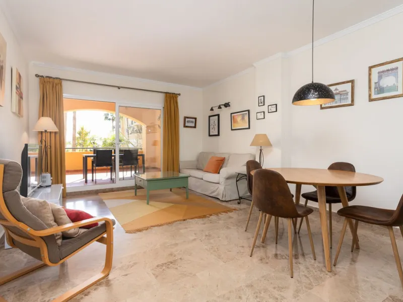 Apartment - Middle Floor Apartment в продаже в Marbella, Málaga. В доме 2 спален и 2 ванных комнат. Площадь дома 100 м²