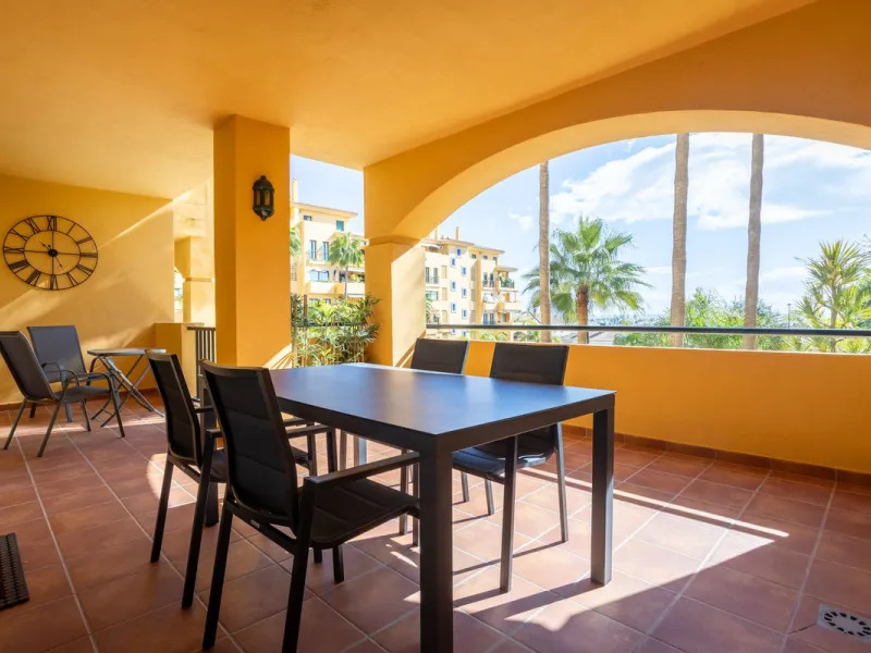Apartment - Middle Floor Apartment в продаже в Marbella, Málaga. В доме 2 спален и 2 ванных комнат. Площадь дома 100 м²