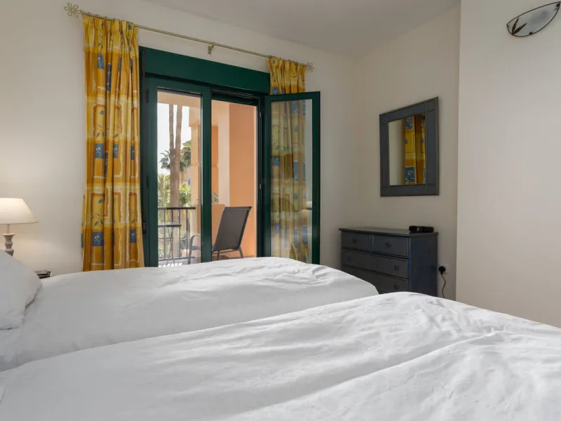 Apartment - Middle Floor Apartment в продаже в Marbella, Málaga. В доме 2 спален и 2 ванных комнат. Площадь дома 100 м²
