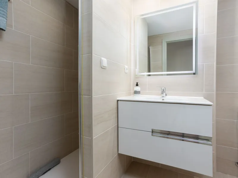 Apartment - Middle Floor Apartment в продаже в Marbella, Málaga. В доме 2 спален и 2 ванных комнат. Площадь дома 100 м²