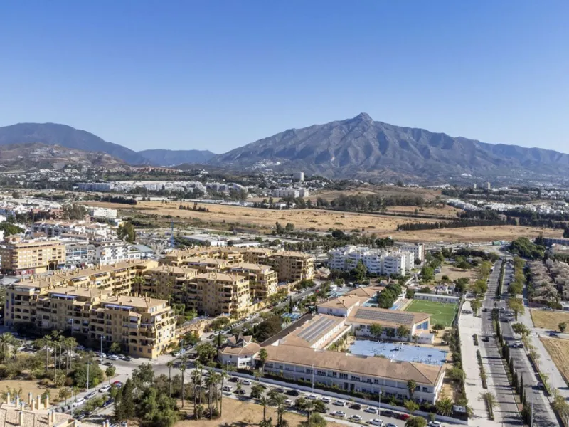 Apartment - Middle Floor Apartment в продаже в Marbella, Málaga. В доме 2 спален и 2 ванных комнат. Площадь дома 100 м²