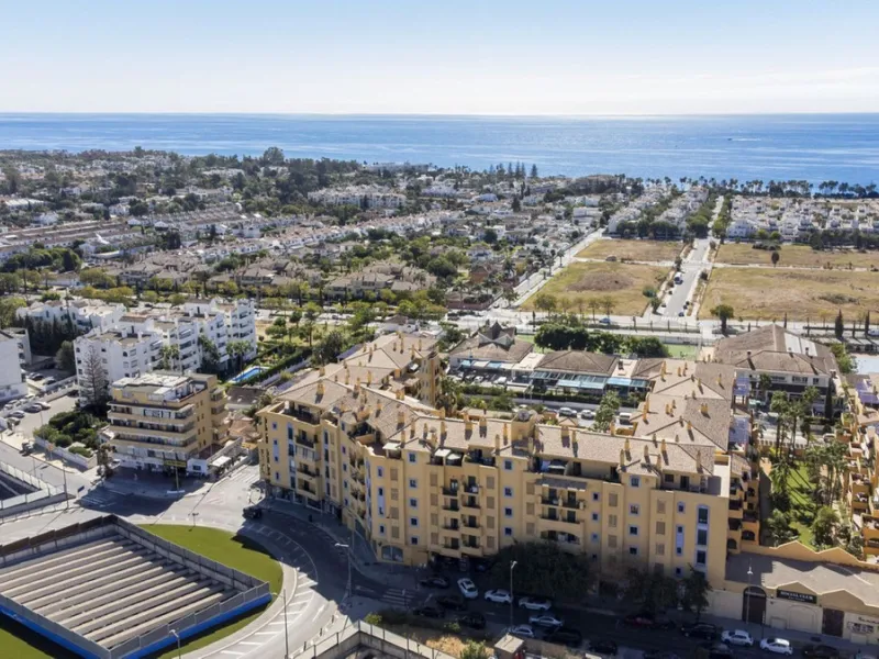 Apartment - Middle Floor Apartment в продаже в Marbella, Málaga. В доме 2 спален и 2 ванных комнат. Площадь дома 100 м²