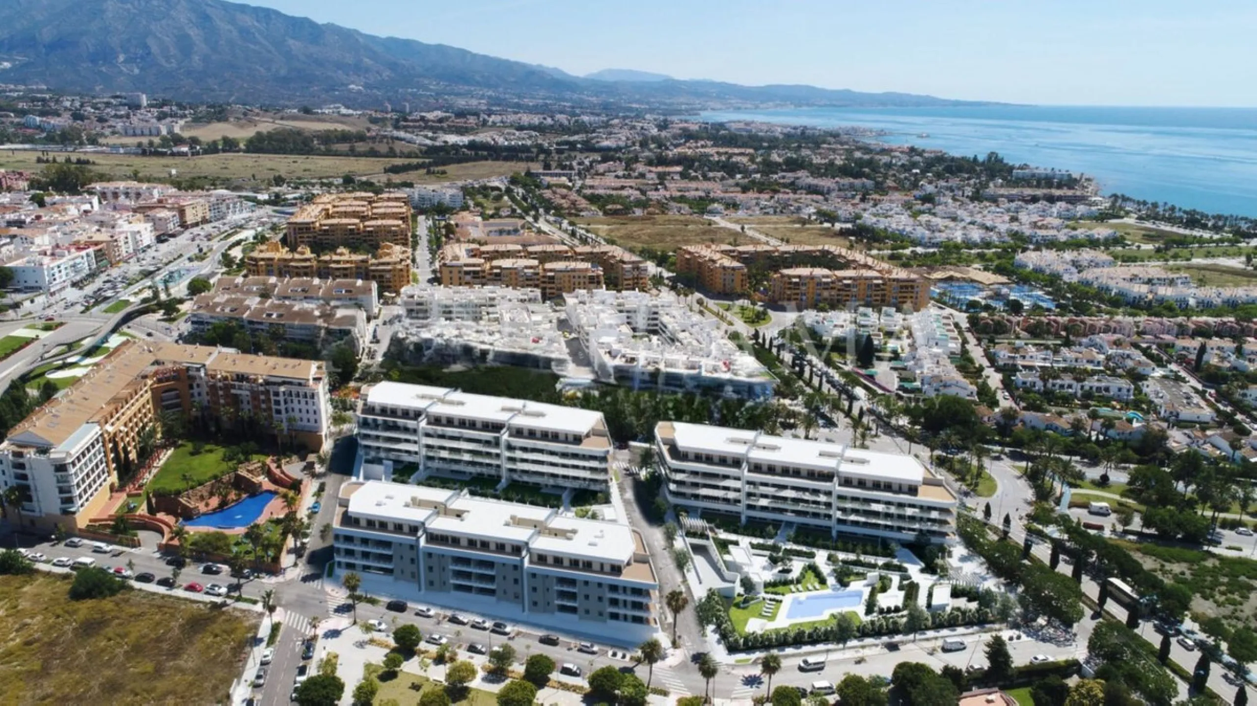 Apartment - Middle Floor Apartment в продаже в Marbella, Málaga. В доме 2 спален и 2 ванных комнат. Площадь дома 100 м²