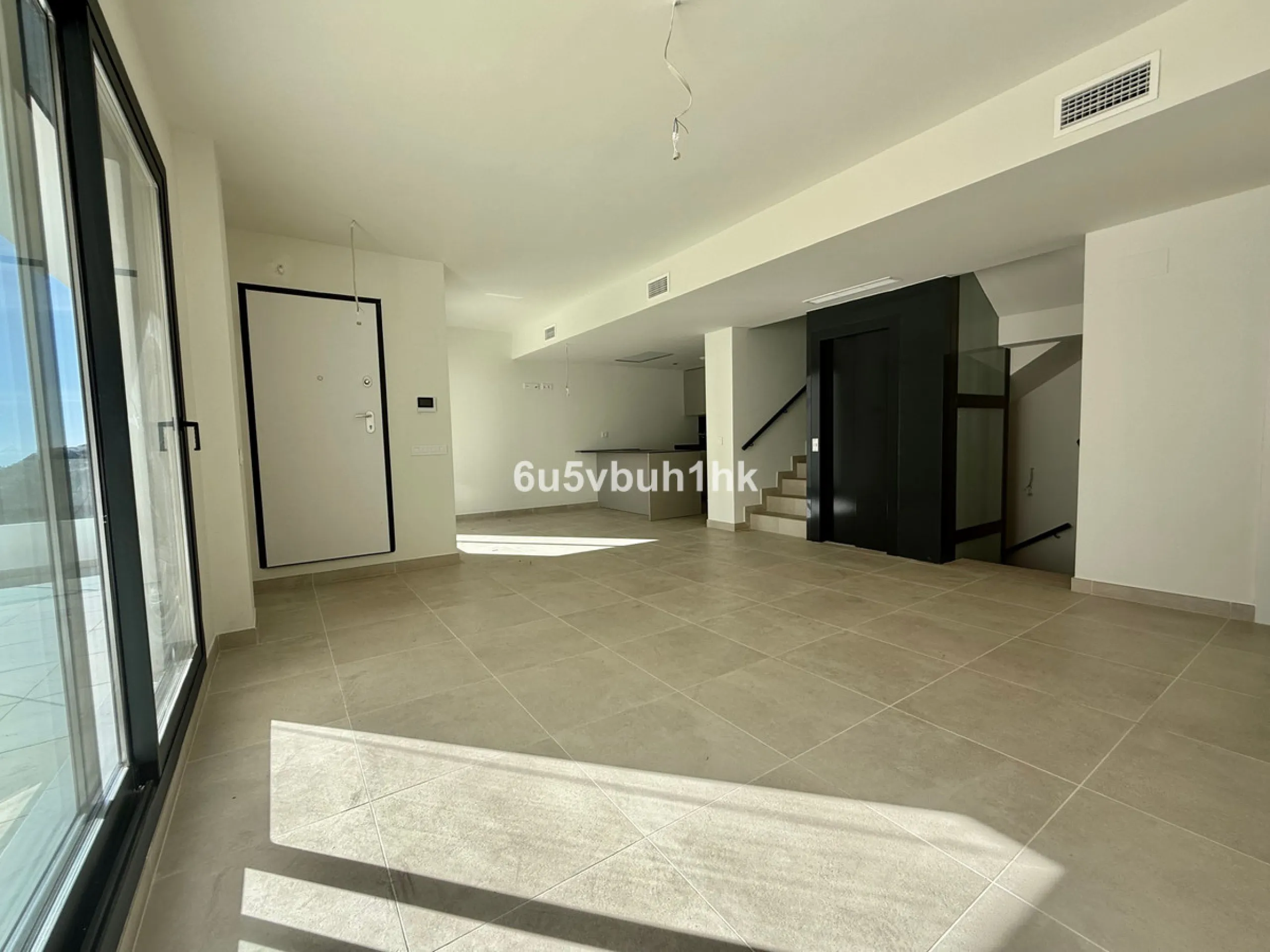 House - Townhouse в продаже в Benalmadena, Málaga. В доме 4 спален и 3 ванных комнат. Площадь дома 186 м². Площадь участка 200 м²