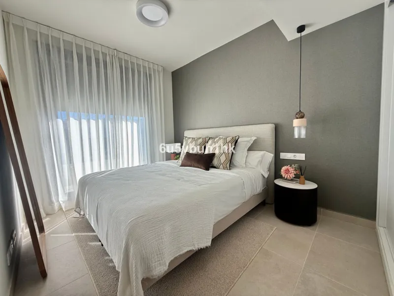 House - Townhouse в продаже в Benalmadena, Málaga. В доме 4 спален и 3 ванных комнат. Площадь дома 186 м². Площадь участка 200 м²