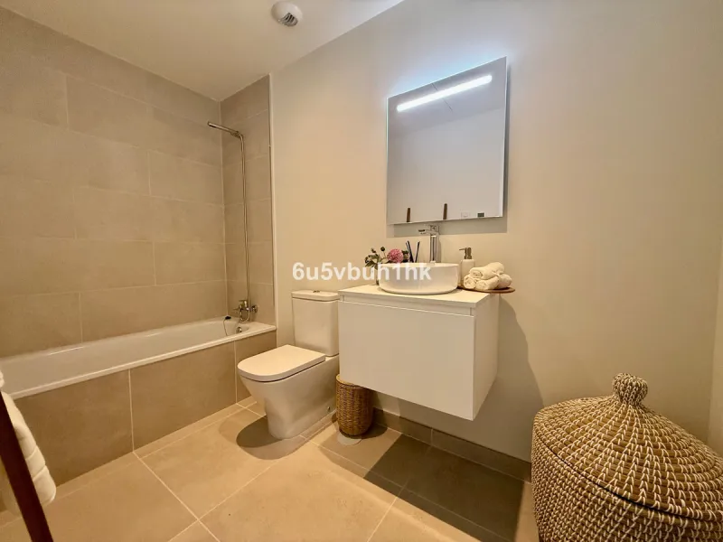 House - Townhouse в продаже в Benalmadena, Málaga. В доме 4 спален и 3 ванных комнат. Площадь дома 186 м². Площадь участка 200 м²