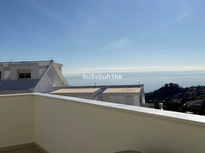 House - Townhouse в продаже в Benalmadena, Málaga. В доме 4 спален и 3 ванных комнат. Площадь дома 186 м². Площадь участка 200 м²