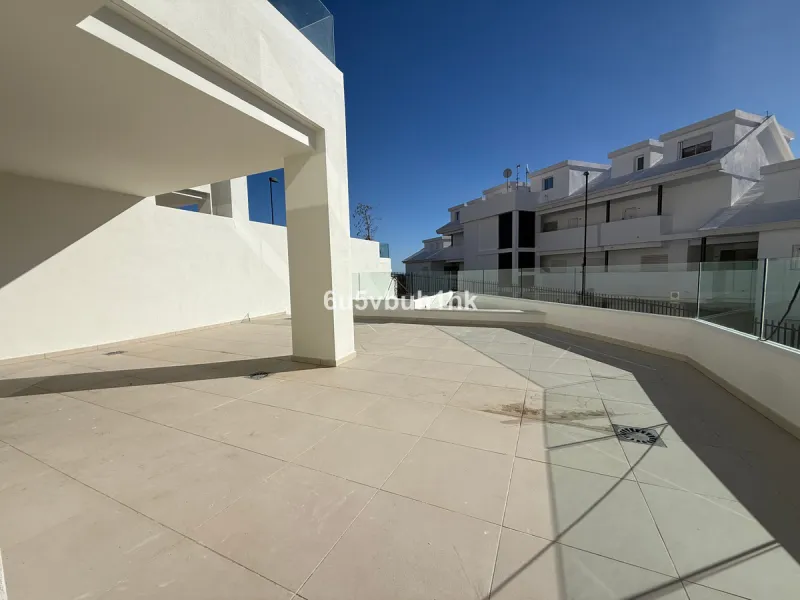 House - Townhouse в продаже в Benalmadena, Málaga. В доме 4 спален и 3 ванных комнат. Площадь дома 186 м². Площадь участка 200 м²