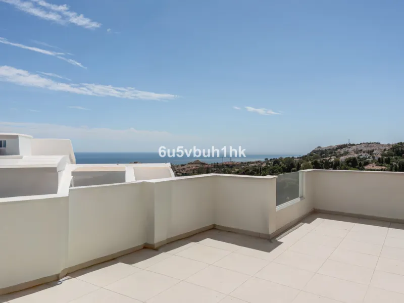 House - Townhouse в продаже в Benalmadena, Málaga. В доме 4 спален и 3 ванных комнат. Площадь дома 186 м². Площадь участка 200 м²