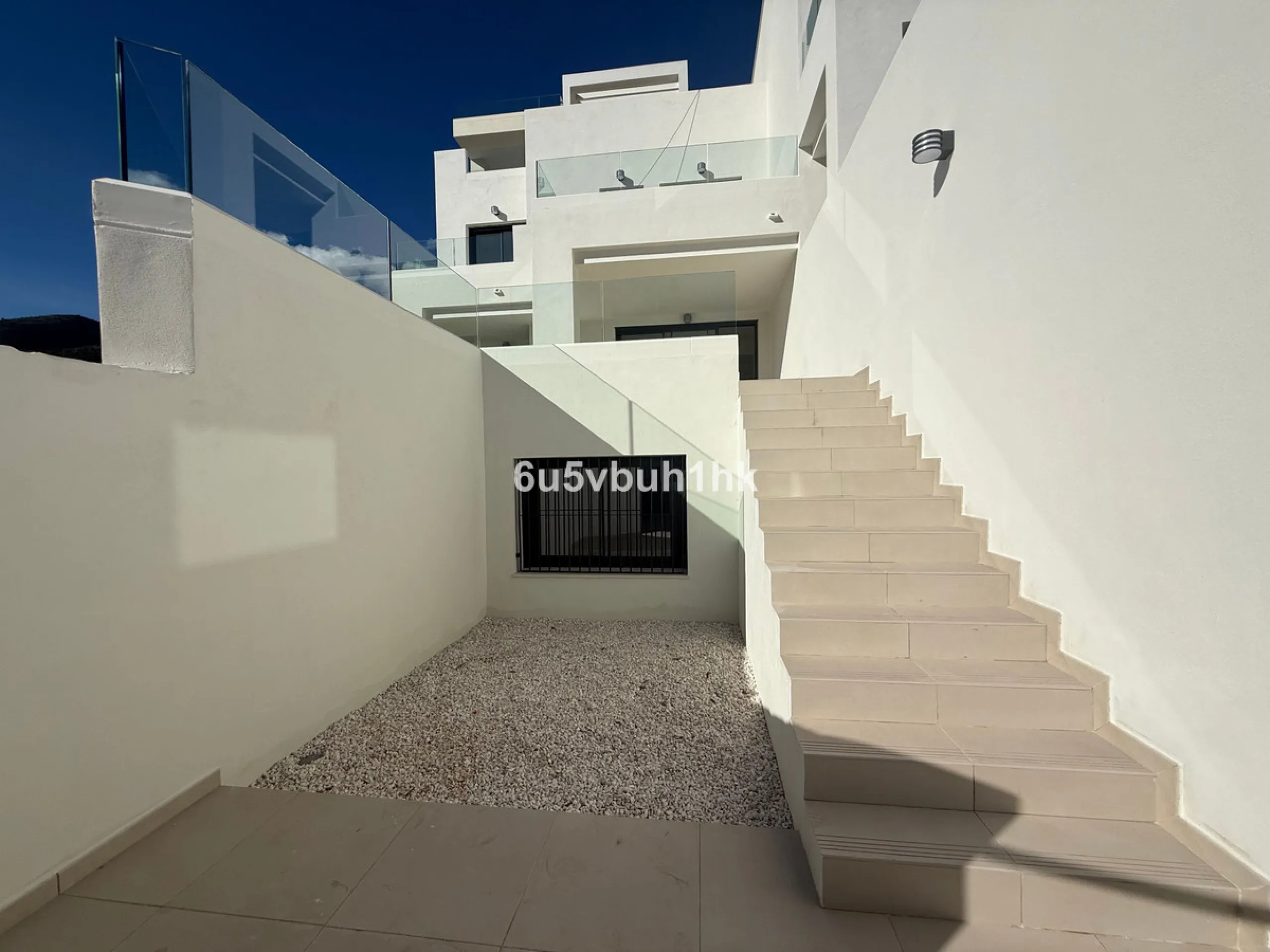 House - Townhouse в продаже в Benalmadena, Málaga. В доме 4 спален и 3 ванных комнат. Площадь дома 186 м². Площадь участка 200 м²