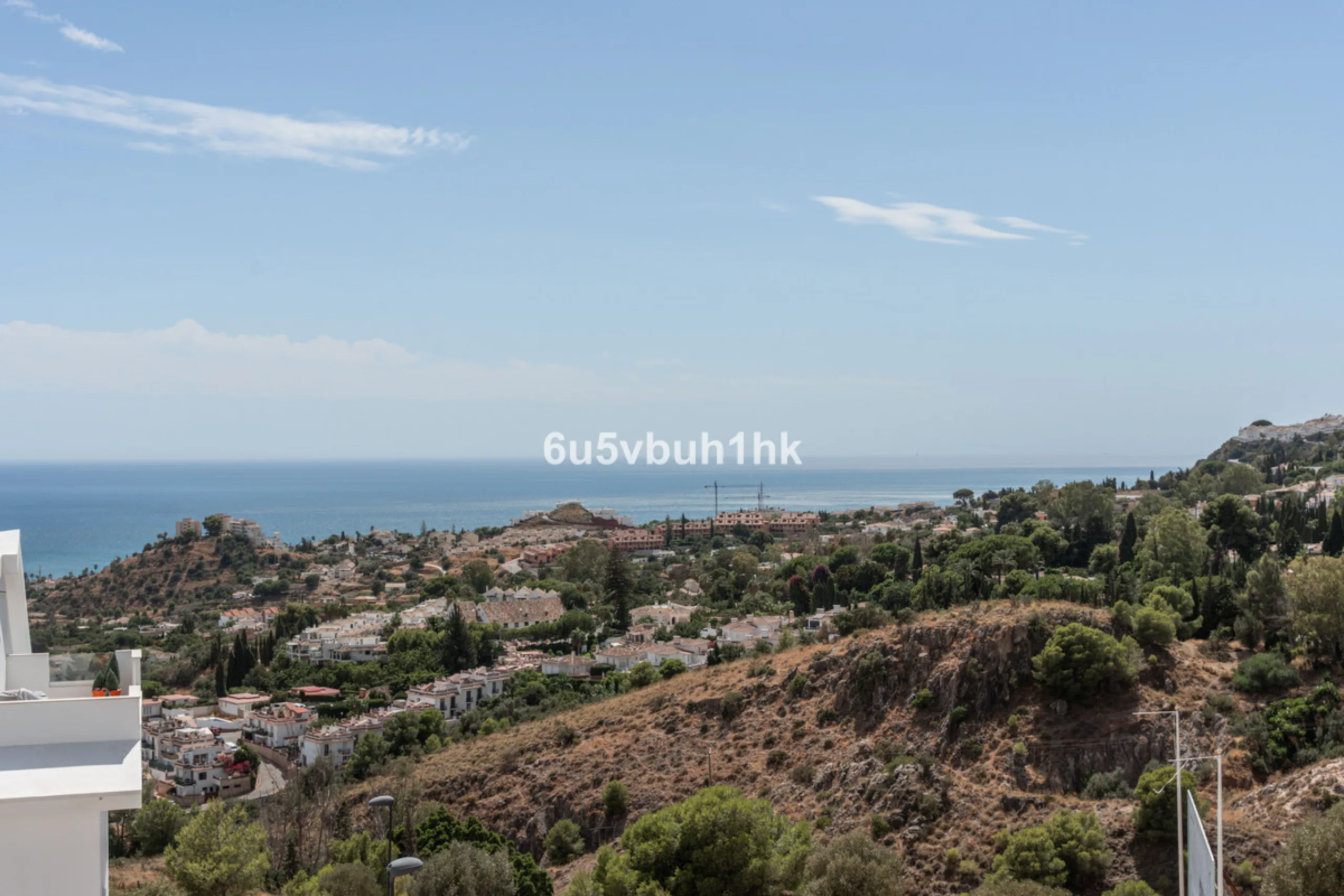 House - Townhouse в продаже в Benalmadena, Málaga. В доме 4 спален и 3 ванных комнат. Площадь дома 186 м². Площадь участка 200 м²