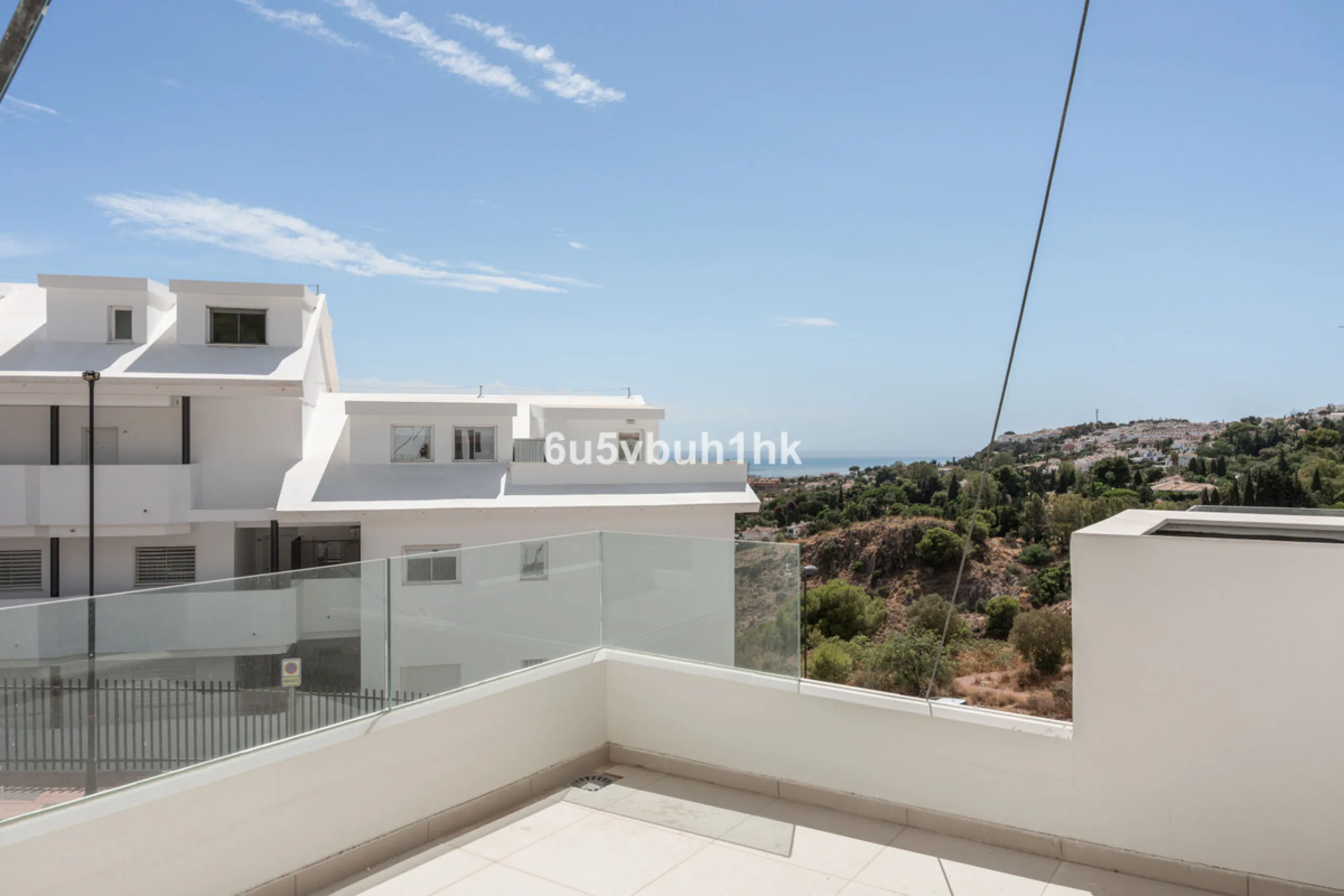 House - Townhouse в продаже в Benalmadena, Málaga. В доме 4 спален и 3 ванных комнат. Площадь дома 186 м². Площадь участка 200 м²