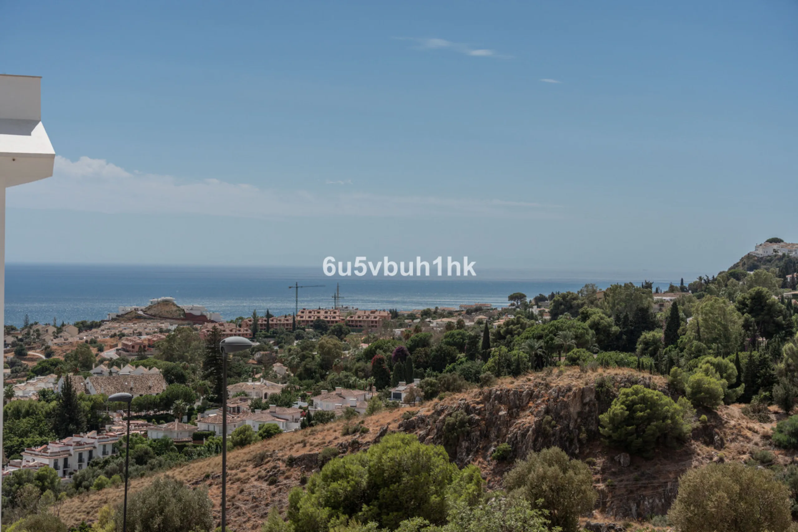House - Townhouse в продаже в Benalmadena, Málaga. В доме 4 спален и 3 ванных комнат. Площадь дома 186 м². Площадь участка 200 м²