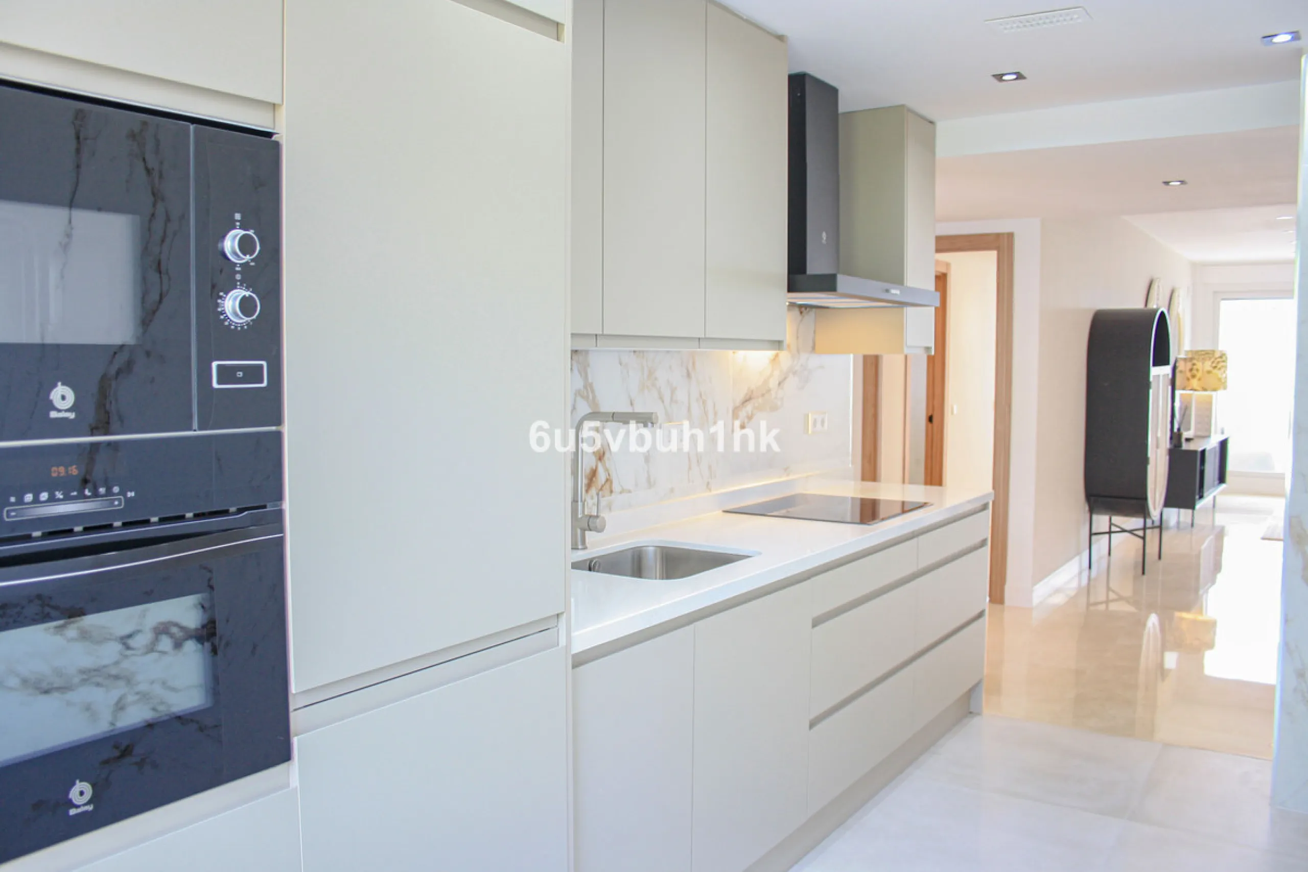 Located on Marbella's prestigious Golden Mile, this refined apartment in Las Cañas Beach perfectly balances timeless elegance with the comfort of a true home. Recently renovated and thoughtfully furnished with premium materials, it's offered exactly as it