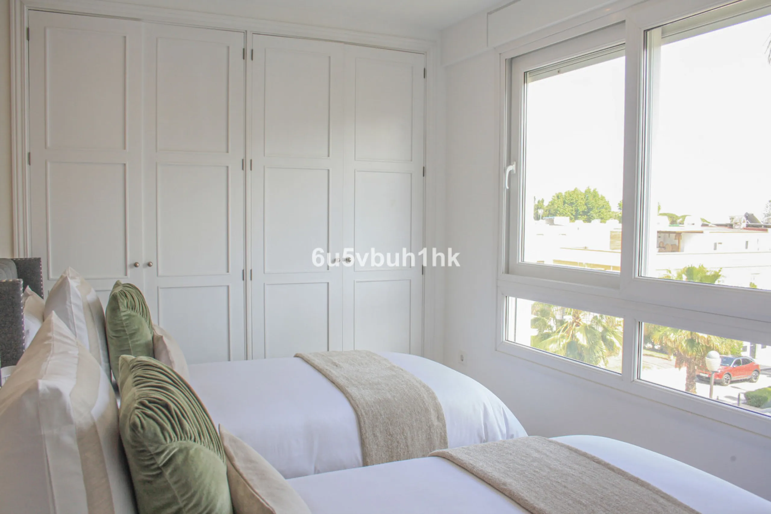 Located on Marbella's prestigious Golden Mile, this refined apartment in Las Cañas Beach perfectly balances timeless elegance with the comfort of a true home. Recently renovated and thoughtfully furnished with premium materials, it's offered exactly as it