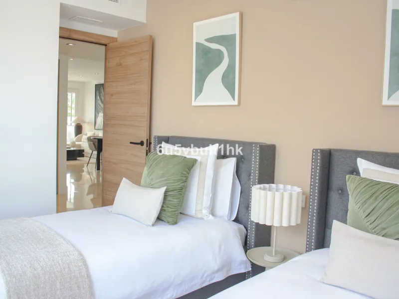 Located on Marbella's prestigious Golden Mile, this refined apartment in Las Cañas Beach perfectly balances timeless elegance with the comfort of a true home. Recently renovated and thoughtfully furnished with premium materials, it's offered exactly as it