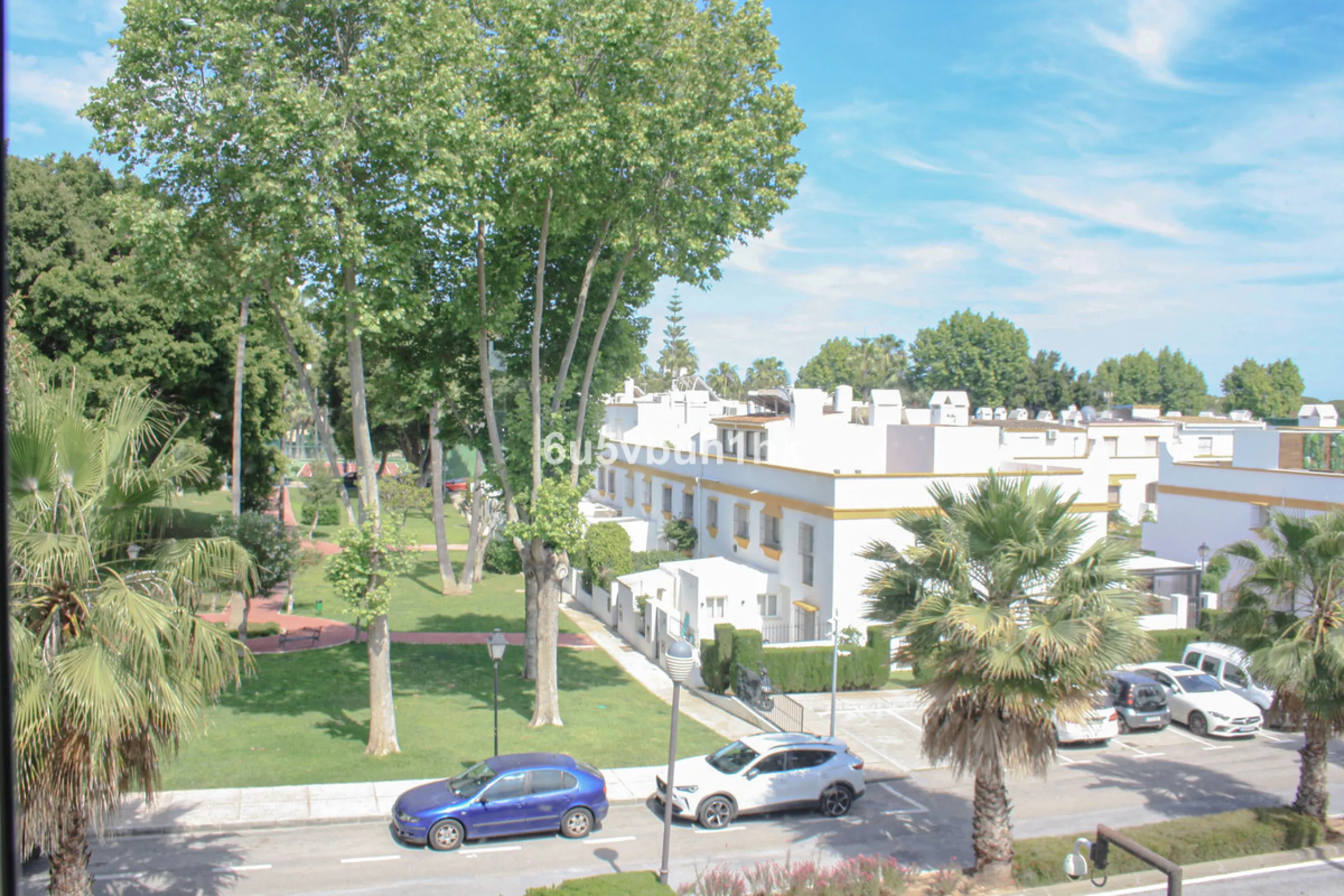 Located on Marbella's prestigious Golden Mile, this refined apartment in Las Cañas Beach perfectly balances timeless elegance with the comfort of a true home. Recently renovated and thoughtfully furnished with premium materials, it's offered exactly as it