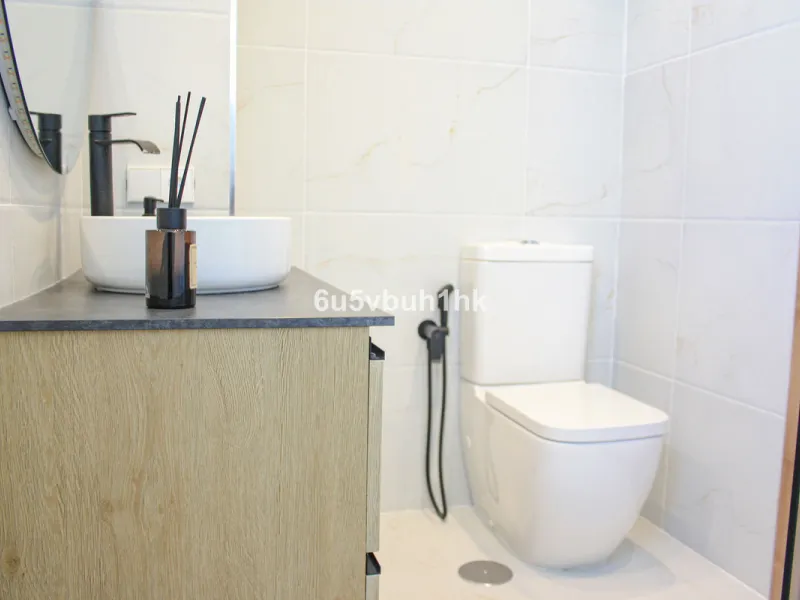 Located on Marbella's prestigious Golden Mile, this refined apartment in Las Cañas Beach perfectly balances timeless elegance with the comfort of a true home. Recently renovated and thoughtfully furnished with premium materials, it's offered exactly as it