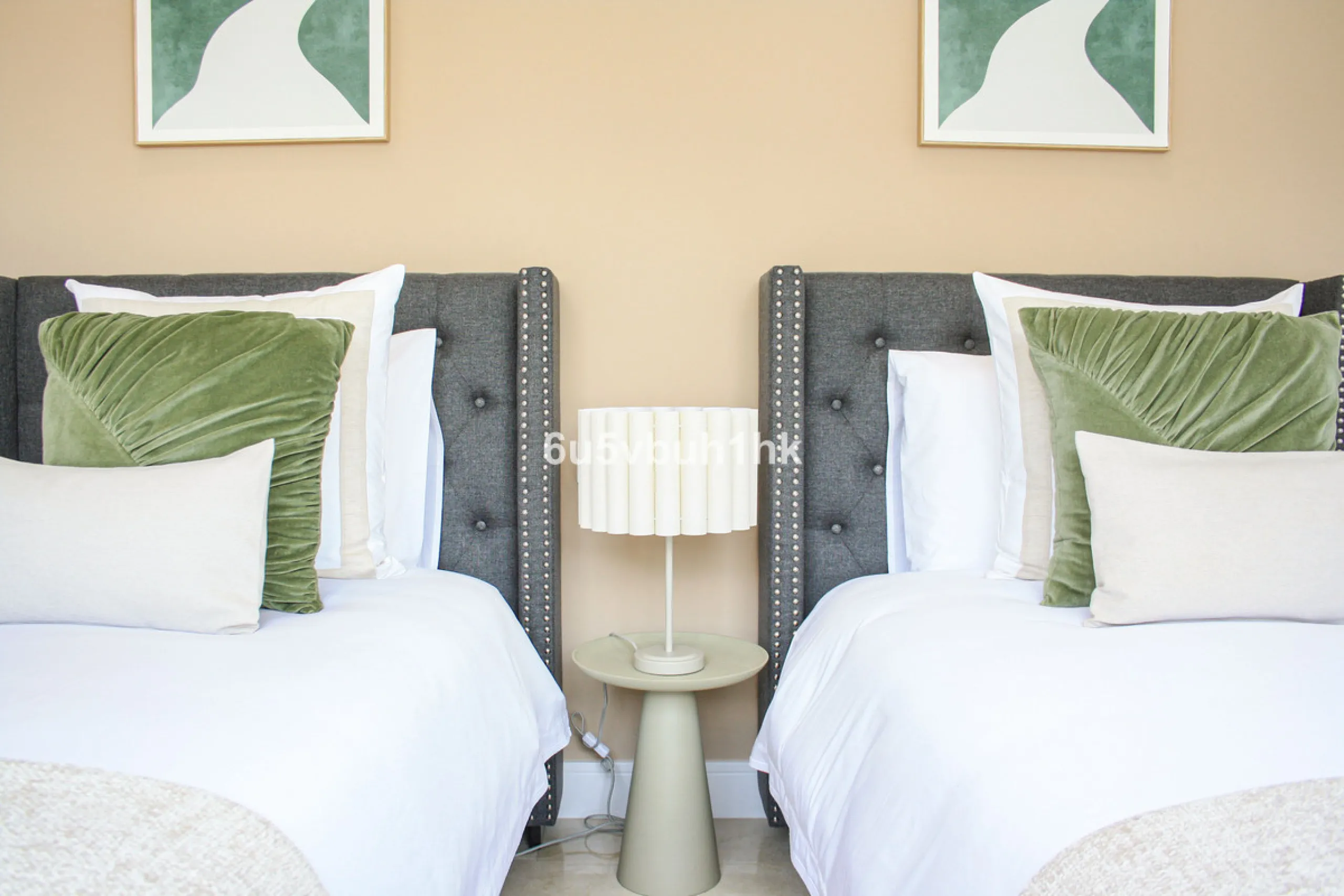 Located on Marbella's prestigious Golden Mile, this refined apartment in Las Cañas Beach perfectly balances timeless elegance with the comfort of a true home. Recently renovated and thoughtfully furnished with premium materials, it's offered exactly as it