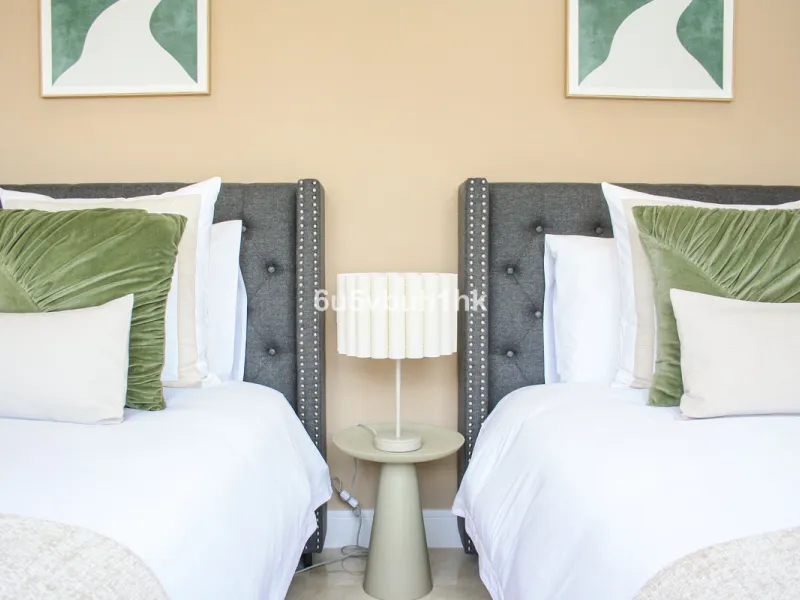 Located on Marbella's prestigious Golden Mile, this refined apartment in Las Cañas Beach perfectly balances timeless elegance with the comfort of a true home. Recently renovated and thoughtfully furnished with premium materials, it's offered exactly as it