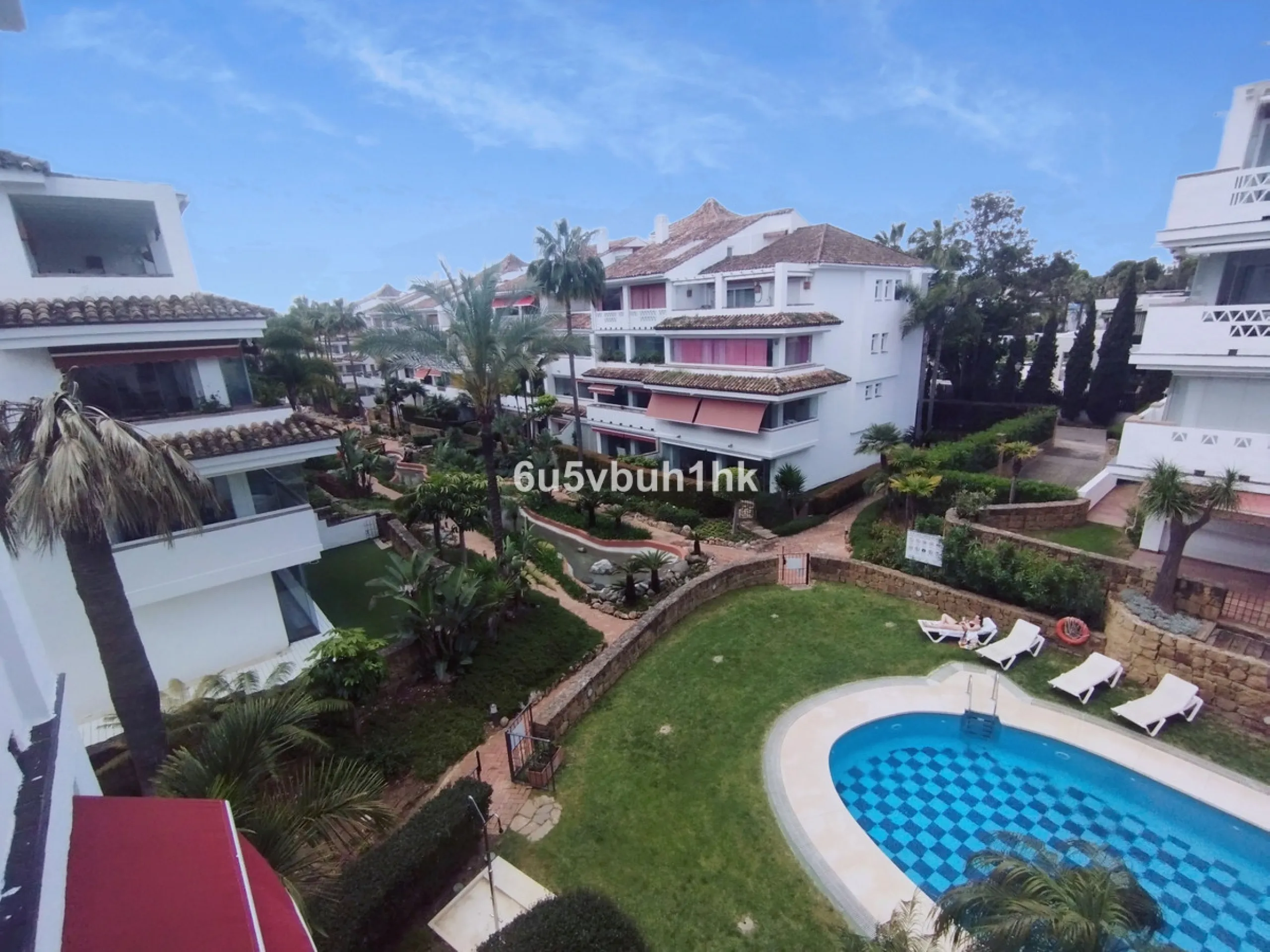 Located on Marbella's prestigious Golden Mile, this refined apartment in Las Cañas Beach perfectly balances timeless elegance with the comfort of a true home. Recently renovated and thoughtfully furnished with premium materials, it's offered exactly as it
