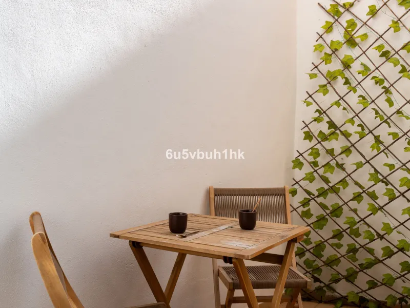 Welcome to this exceptional apartment located right in the heart of Málaga, a true rare find combining comfort, convenience, and investment potential.