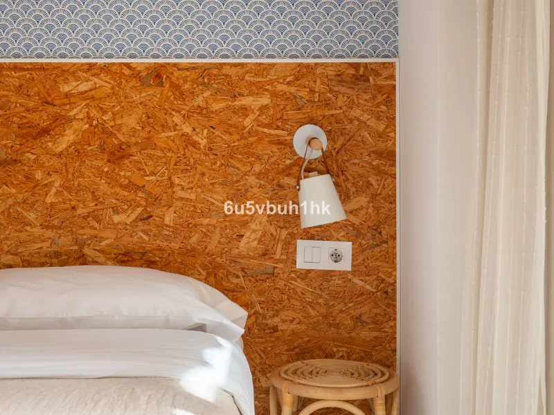 Welcome to this exceptional apartment located right in the heart of Málaga, a true rare find combining comfort, convenience, and investment potential.