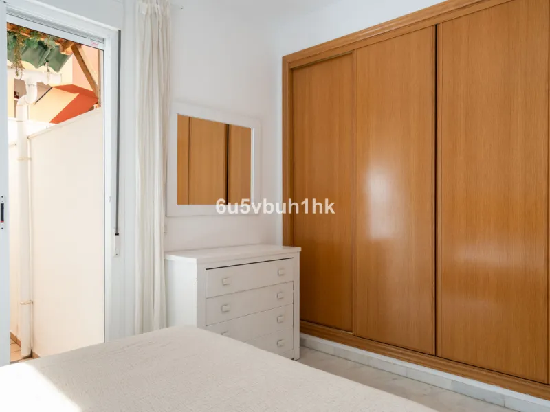 Welcome to this exceptional apartment located right in the heart of Málaga, a true rare find combining comfort, convenience, and investment potential.