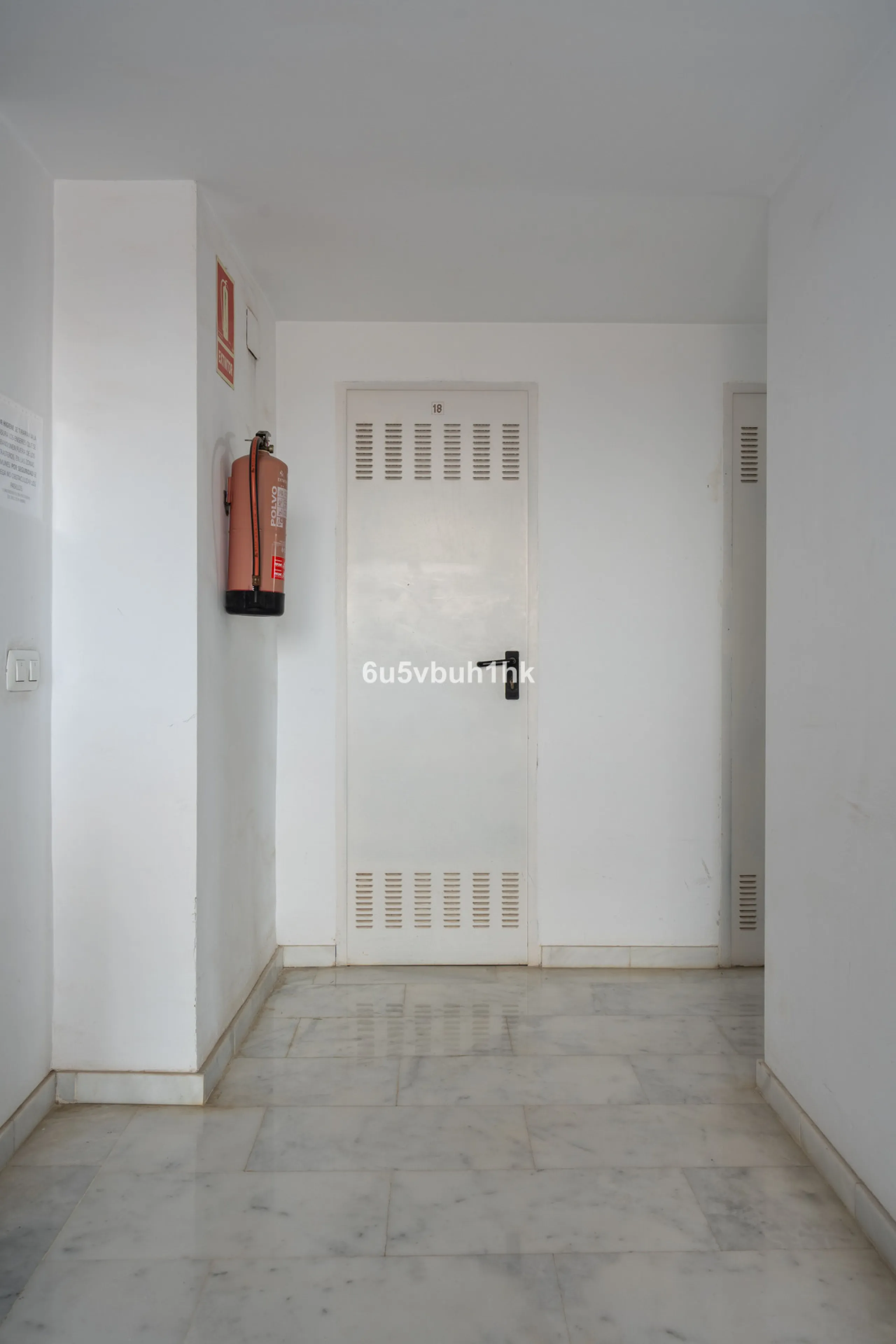 Welcome to this exceptional apartment located right in the heart of Málaga, a true rare find combining comfort, convenience, and investment potential.