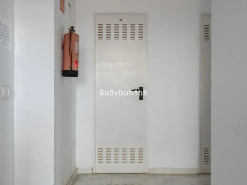 Welcome to this exceptional apartment located right in the heart of Málaga, a true rare find combining comfort, convenience, and investment potential.