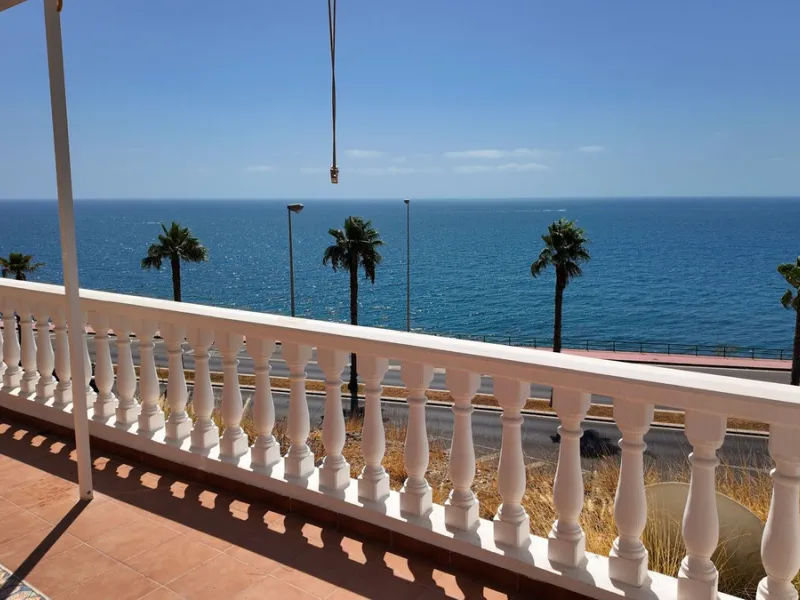 BEACHFRONT LIVING ON THE COSTA DEL SOL