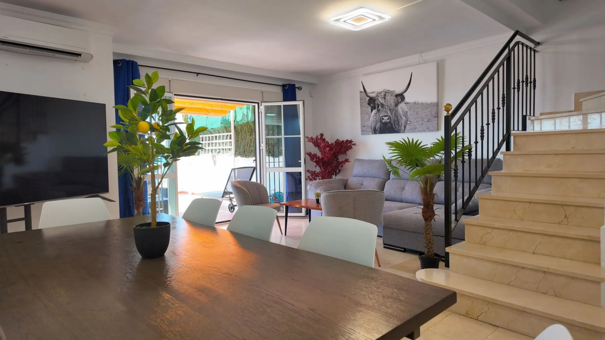 BEACHFRONT LIVING ON THE COSTA DEL SOL