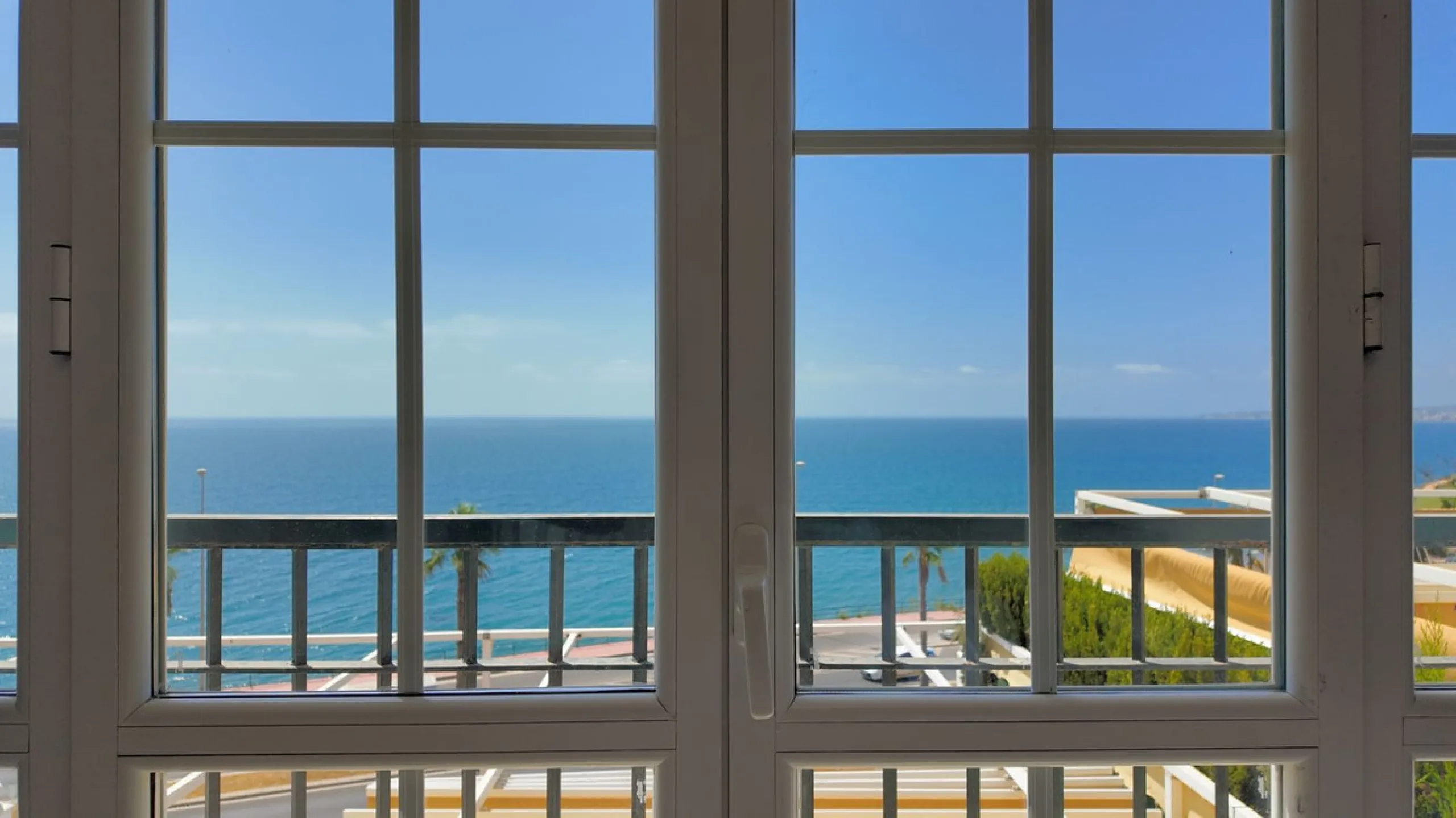 BEACHFRONT LIVING ON THE COSTA DEL SOL
