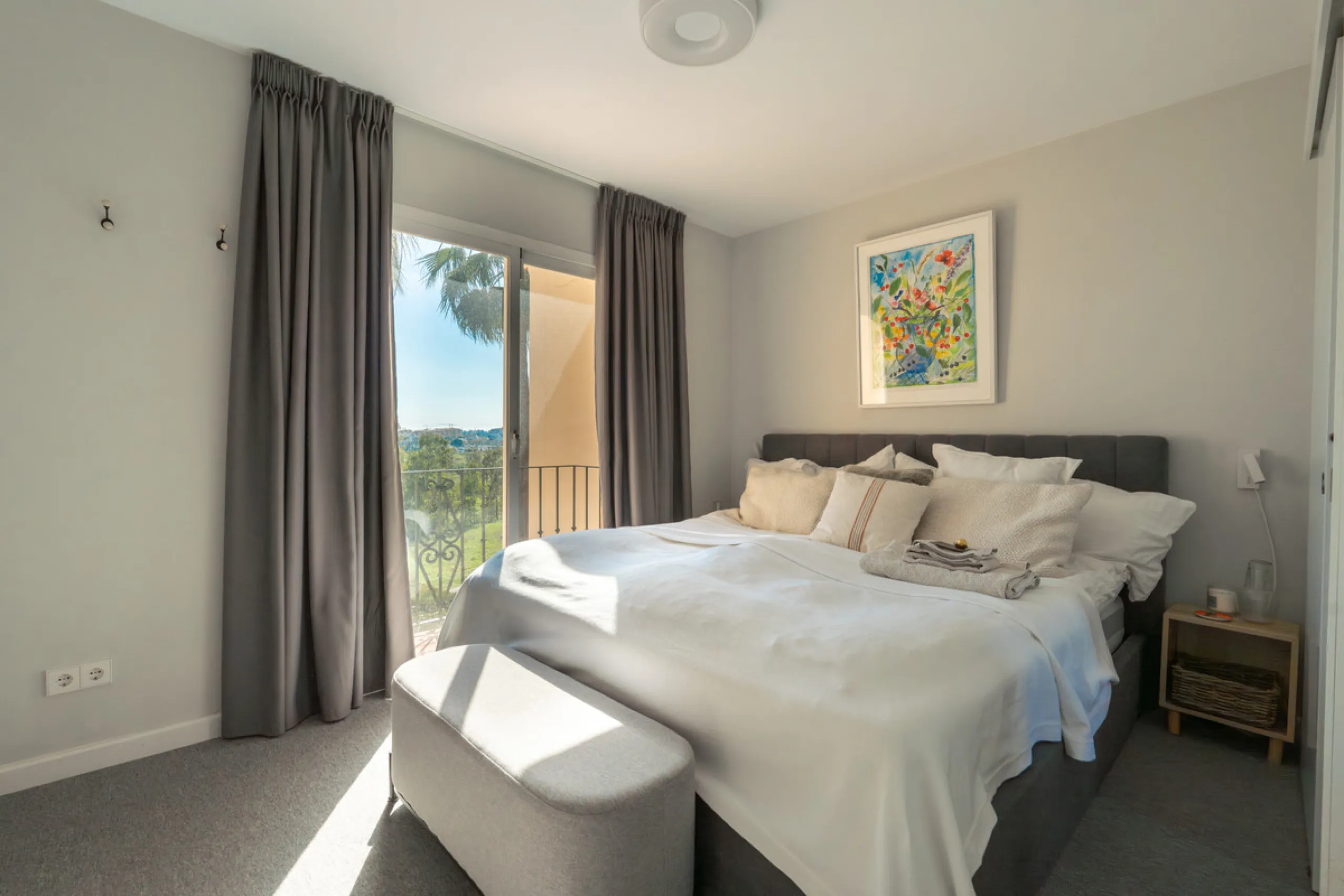 This exceptional, newly renovated townhouse is located in the sought-after urbanisation Condes de Iza, ideally positioned between Nueva Andalucía and San Pedro in Marbella. Enjoying a prime southwest orientation and an open outlook with no properties dire