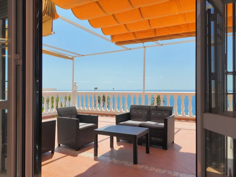 BEACHFRONT LIVING ON THE COSTA DEL SOL